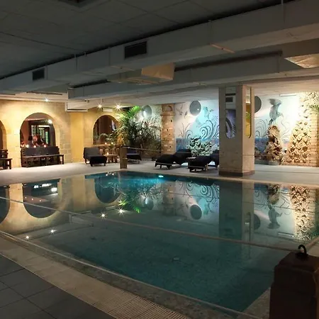 酒店 Fontane Bianche 3*