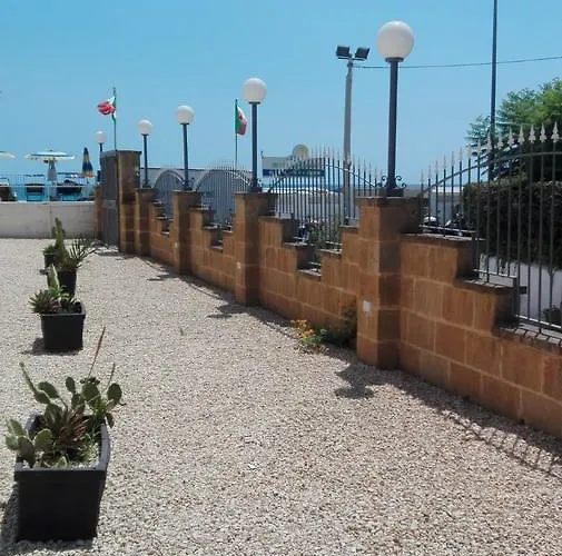 Fontane Bianche Hotel 3*